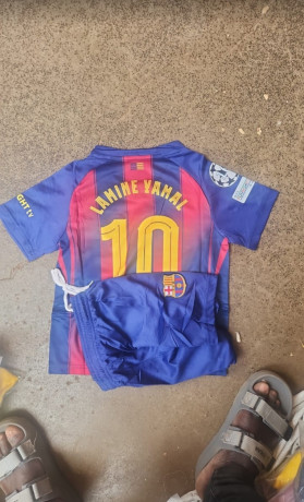 debardeurs-et-maillots-de-sport-pour-enfants-big-3