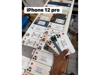 IPhone 12 Pro très propre disponible