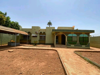 Villa à vendre à la cité azimo