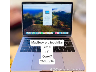 MacBook pro touch Bar 2018 15