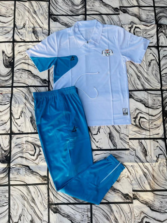 tenue-de-sport-sur-mesure-big-0