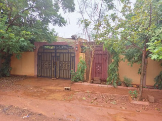Villa f3 en vente à ouaga 2000 zone c