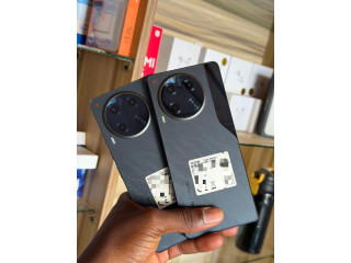 Camon 30 256GB+16GB 95000