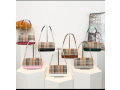 des-sacs-a-main-de-qualite-small-0