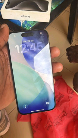 iphone-15pro-et-15plus-venu-de-suisse-big-3