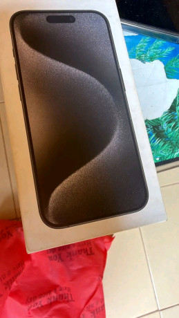iphone-15pro-et-15plus-venu-de-suisse-big-1
