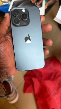 iphone-15pro-et-15plus-venu-de-suisse-big-0