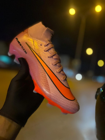 maillots-crampons-de-qualite-big-0