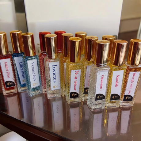 des-essences-de-parfums-des-eaux-de-parfums-et-des-musks-intime-big-1