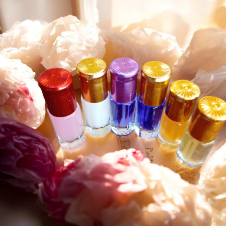 des-essences-de-parfums-des-eaux-de-parfums-et-des-musks-intime-big-2