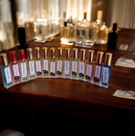 des-essences-de-parfums-des-eaux-de-parfums-et-des-musks-intime-big-0