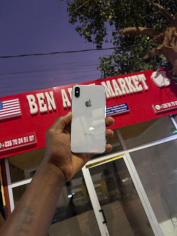 iphone-disponible-tout-est-propre-big-4