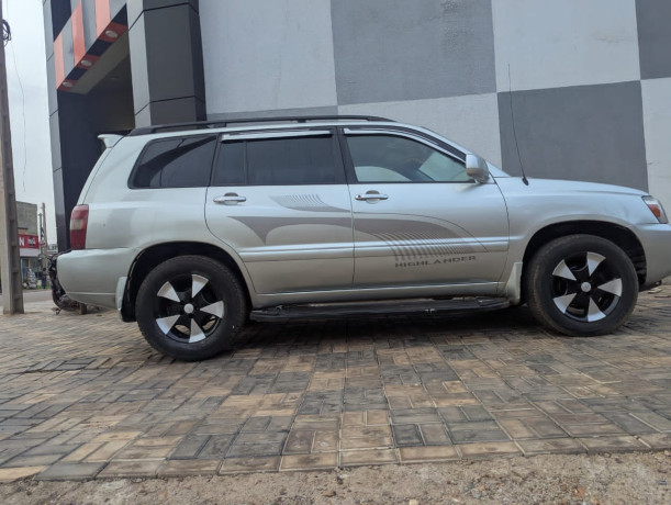 toyota-highlander-big-0