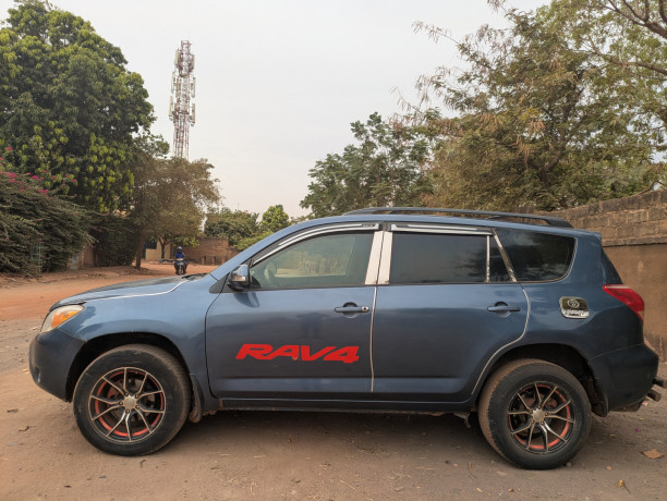 toyota-rav4-bf-big-0