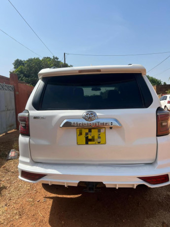 4-runner-2012-boite-automatiqu-4-cylindre-essence-climatise-dorigine-moteur-tres-propre-interessant-a-discuter-devant-le-vehicule-stp-big-1