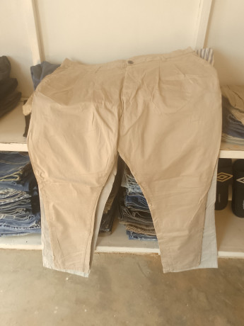 vente-de-friperie-et-chaussures-homme-big-3