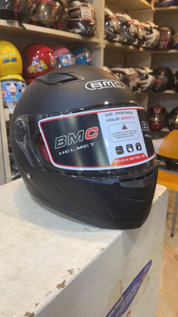 vente-de-casque-moto-et-des-chaussures-de-securite-big-4