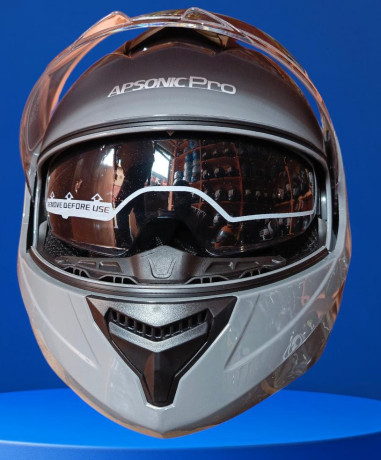 vente-de-casque-moto-et-des-chaussures-de-securite-big-0