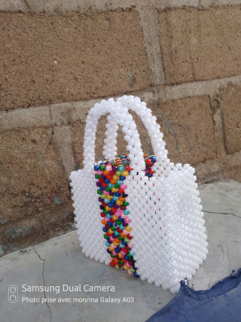 confection-de-panier-a-fruit-de-set-de-table-et-sacs-en-perle-big-0