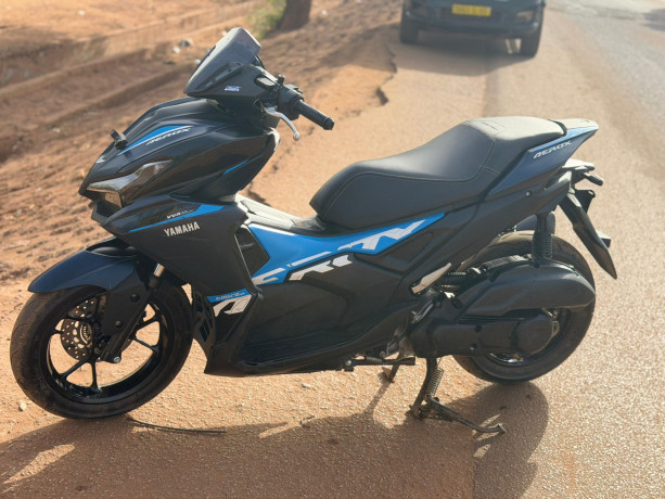 moto-scooter-aerox-etat-propre-big-0