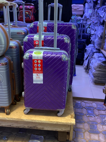 vend-de-sacs-decolier-et-des-valises-big-3