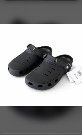 crocs-big-0