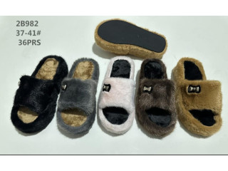 Vente de chaussures, de vêtements prêt à porter et divers