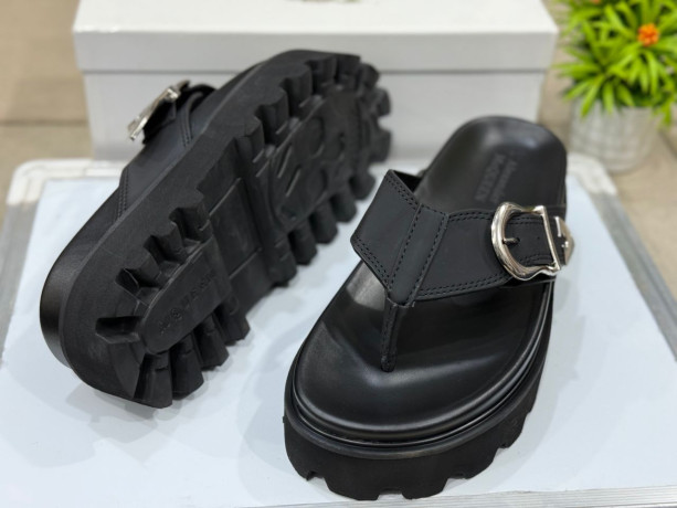 zizou-multi-services-des-chaussures-de-qualite-pour-tous-les-styles-big-1