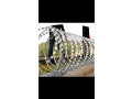 grillage-rigide-souple-metal-lapin-poulailler-barbele-rasoir-epic-et-bien-dautres-small-1
