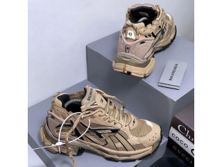 Paires de chaussures à des prix abordables