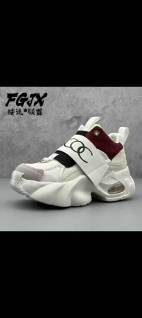 paires-de-chaussures-a-des-prix-abordables-big-2