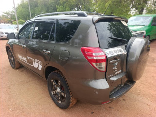 Vente de véhicules automobiles Toyota RAV4 2010