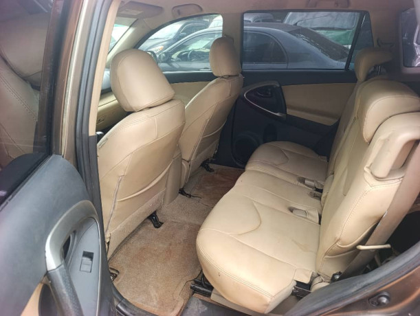 vente-de-vehicules-automobiles-toyota-rav4-2010-big-3