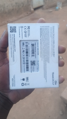 disque-dur-ssd-sata-512gb-team-group-big-1