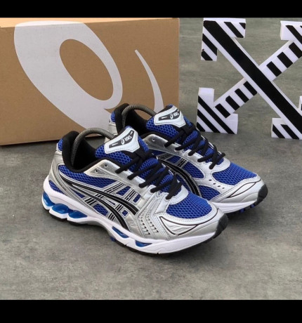 paire-a-crampons-big-0