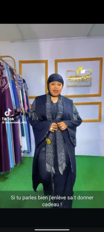 collection-chic-elegante-lunivers-de-la-femme-elegante-mode-big-1