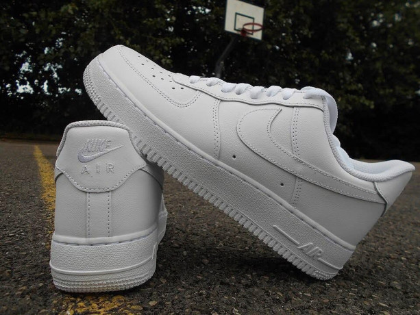 vente-de-chaussures-livraison-possible-big-0