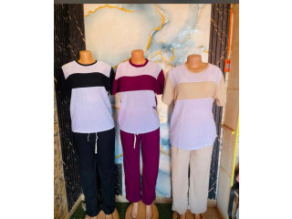 Des ensembles habit et colan gaine