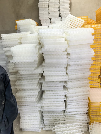 des-materiels-de-lelevage-big-1