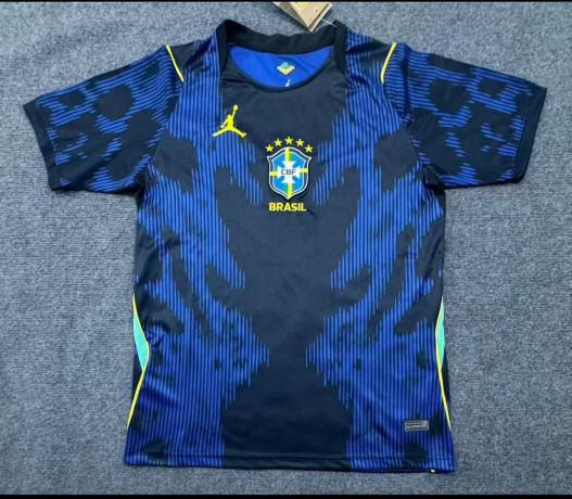 decouvrez-notre-large-collection-de-maillots-de-football-neufs-disponibles-en-plusieurs-tailles-et-modeles-contactez-nous-pour-commander-big-0