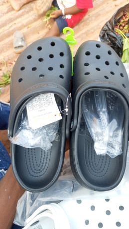 vente-de-parfum-nuisette-chaussures-cross-big-4