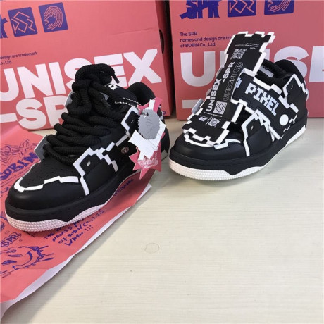baskets-streetwear-pixel-noires-blanches-big-0