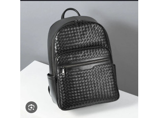 Titre :  Sac à Dos Élégant en Similicuir Tressé Noir  Grande Capacité & Style Premium