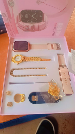 coffret-montre-connectee-femme-l58-plus-elegance-technologie-7-en-1-big-0