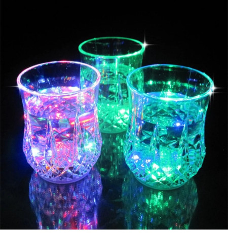 verre-lumineux-led-multicolore-illuminez-vos-soirees-big-0