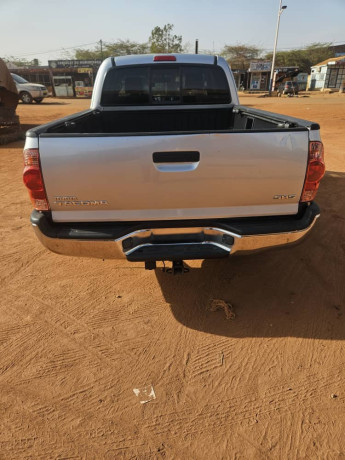 toyota-tacoma-big-0