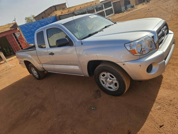 toyota-tacoma-big-1