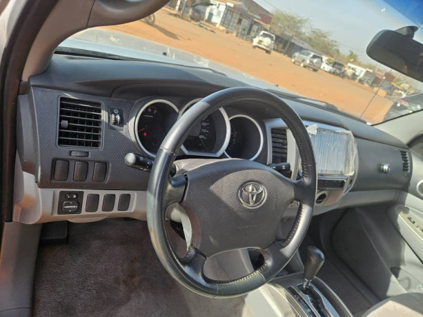 toyota-tacoma-big-2