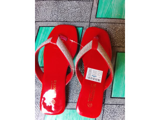 Chaussures plates de femme disponible