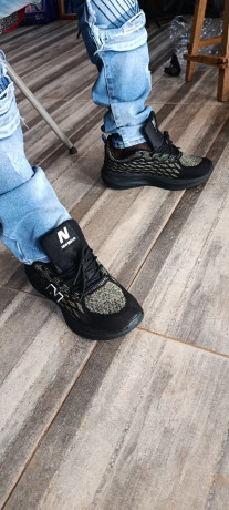 nous-mettons-a-votre-disposition-des-chaussures-baskets-et-tennis-de-36-a46-big-0